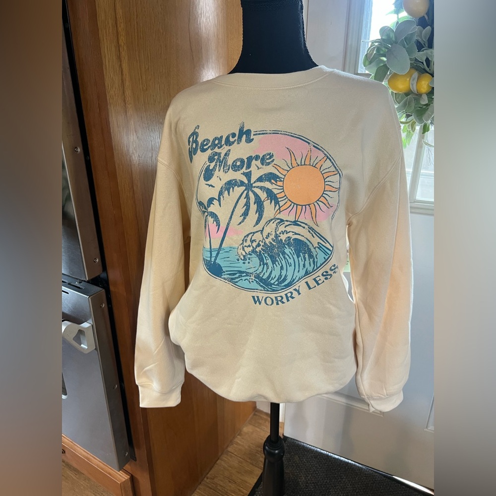 Beach More Worry Less Women’s Sweatshirt NWT